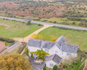 Beautiful Country House with Forest View & Garden